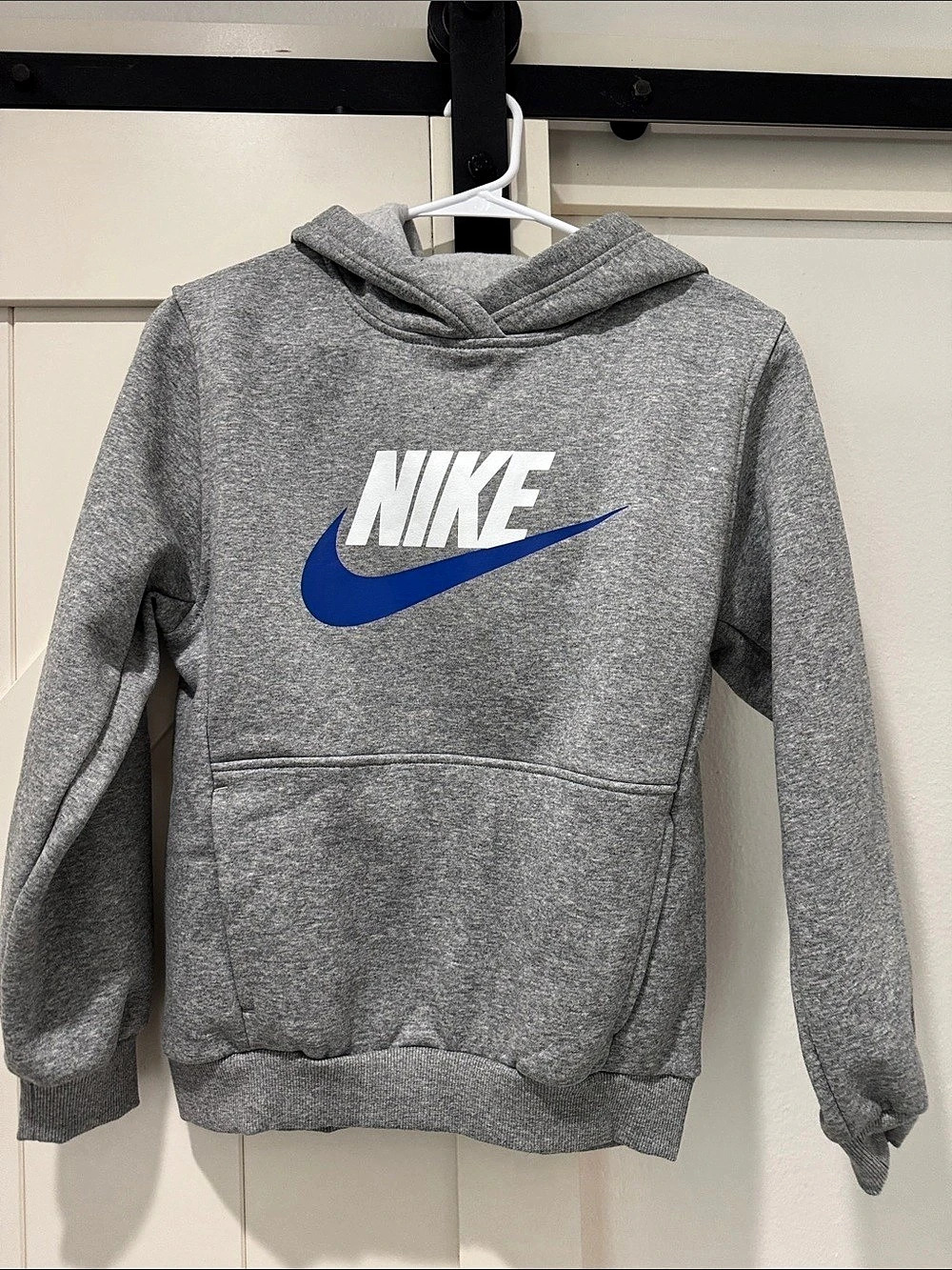 Nike Gray Pullover Hoodie Size Large Like New boys